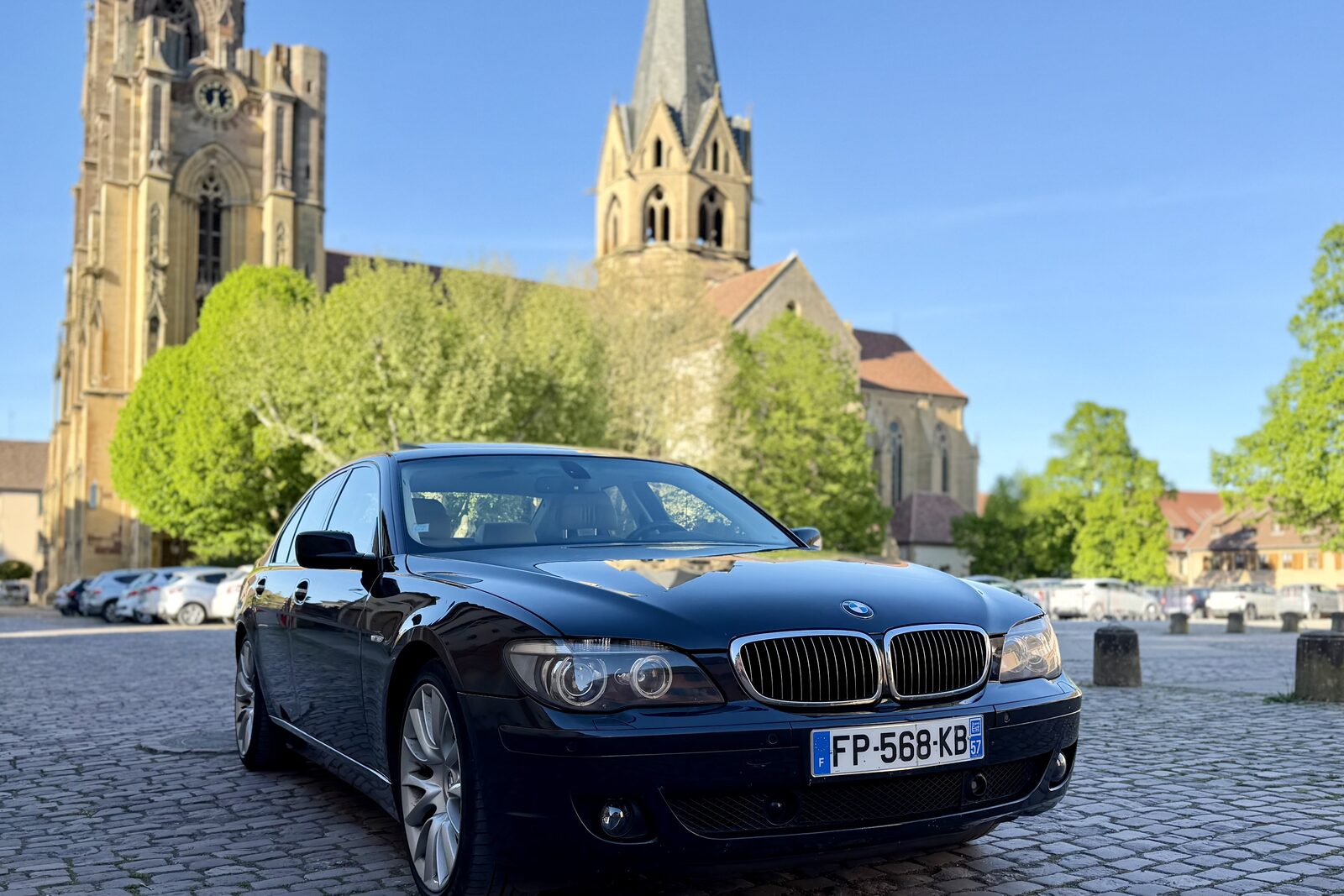 BMW 760i Individual de trois quarts avant